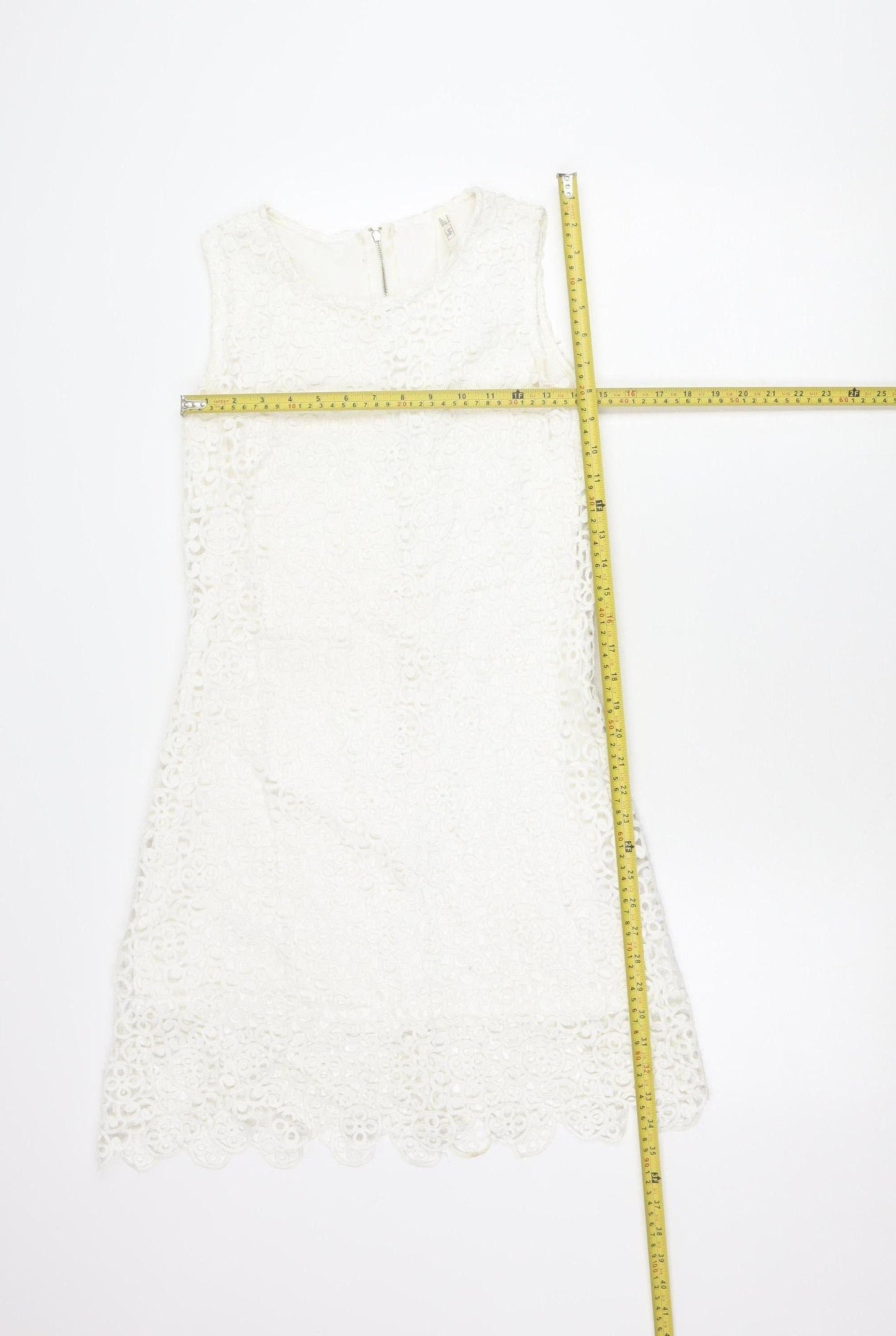 Quiz Women’s White Lace Sheath Knee Length Dress Size 8 Sleeveless