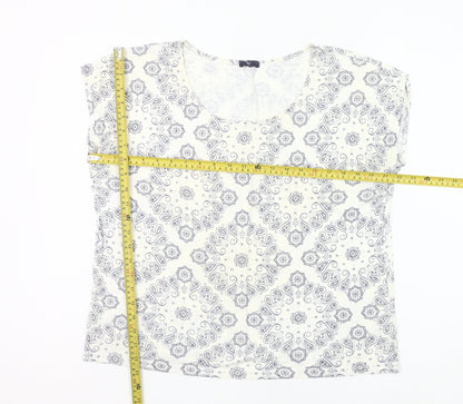 Gap Women Ivory Paisley Print Scoop Neck T-Shirt Size M