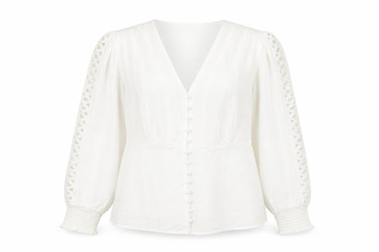 Front view of Gallery Women’s White Viscose Tunic Blouse, size UK 18, Long Sleeve