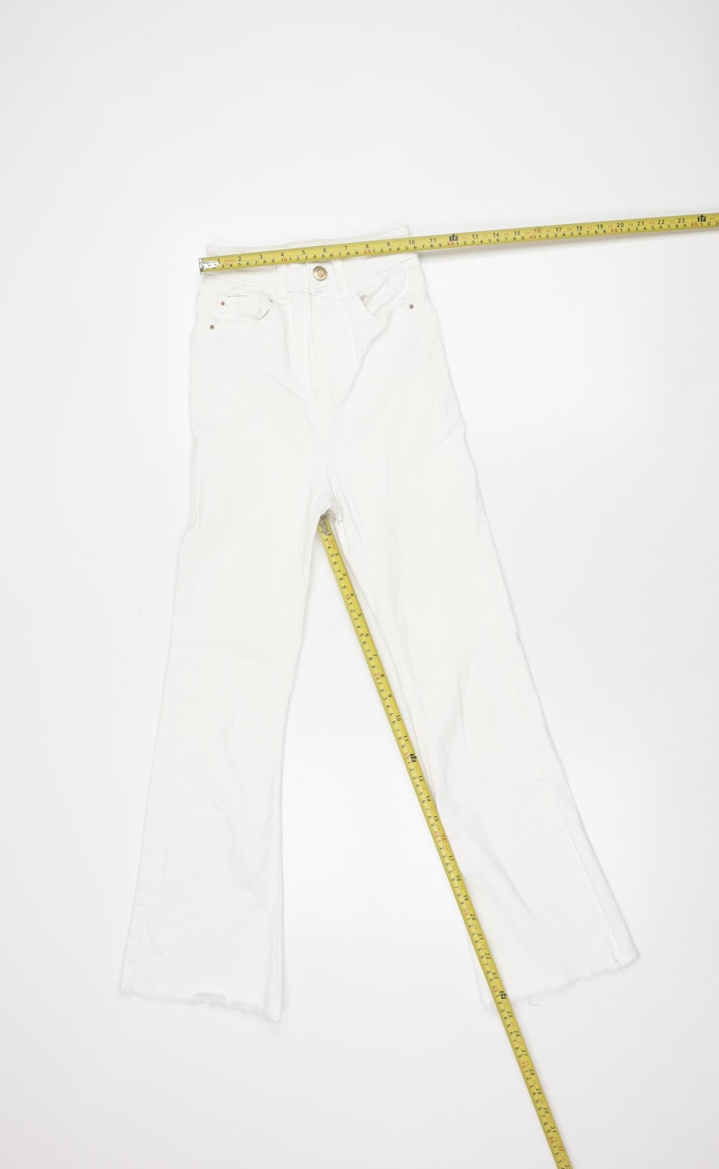 Stradivarius Women’s White Slim Straight Jeans Size 4 Stretch Denim