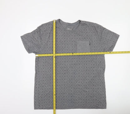 Nike Men's Grey XL Athletic Fit Pocket Crew Neck T-Shirt
