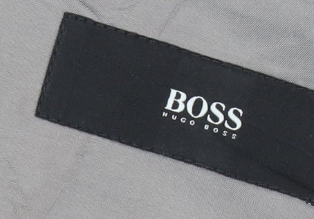 Hugo Boss Men's Grey Classic Fit Virgin Wool Two-Button Blazer 44R