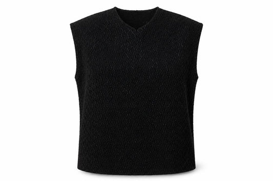Front view of Gallery Women Black XL Sleeveless Woven Blouse Top