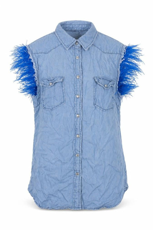 Front view of Sexy Woman Blue Sleeveless Collared Button-Up Denim Shirt Medium