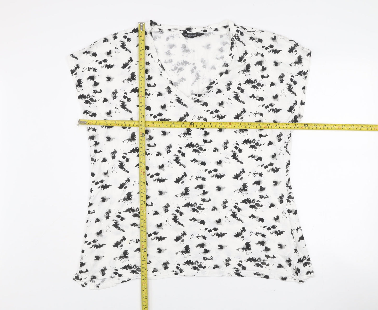 Dunnes Women’s Black & White Floral V-Neck T-Shirt Size L
