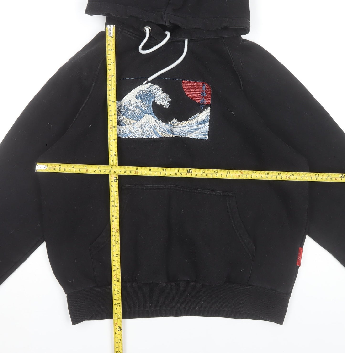 D4 Men's Black Pullover Hoodie M Embroidered Wave Art Design