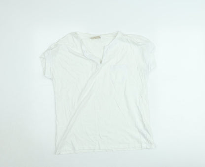 FREE/QUENT Women's White Basic V-Neck Short Sleeve T-Shirt M