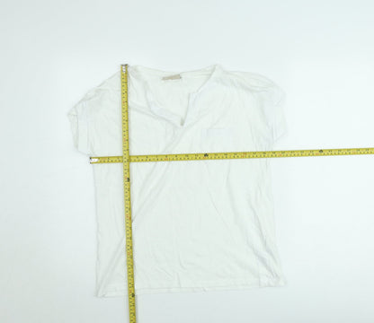 FREE/QUENT Women's White Basic V-Neck Short Sleeve T-Shirt M