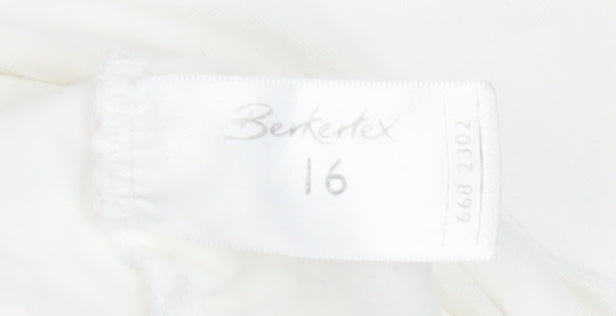 Berkertex Women’s White Lace Neck 3/4 Sleeve Viscose Top Size 16