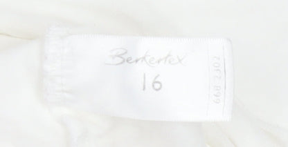 Berkertex Women’s White Lace Neck 3/4 Sleeve Viscose Top Size 16