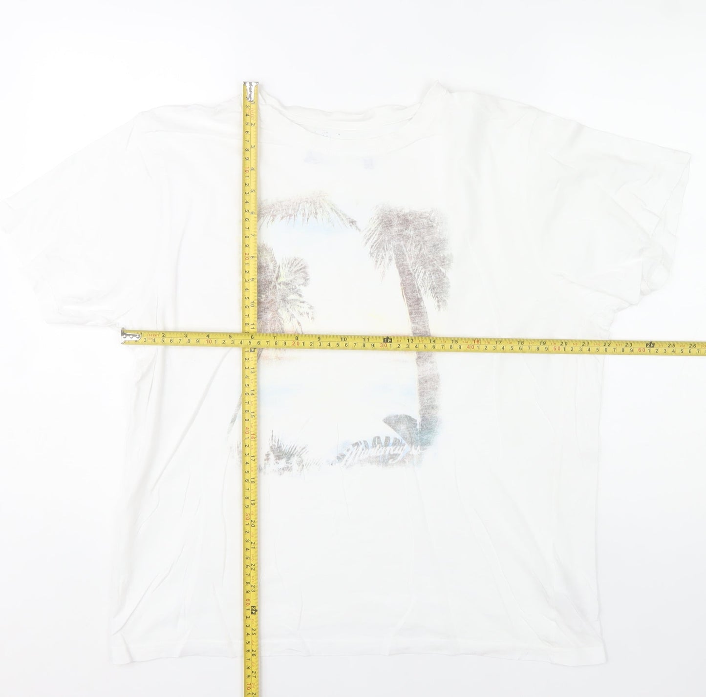 Mantaray Men’s White Medium Cotton Beach Graphic T-Shirt