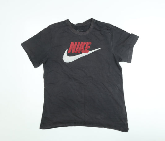 Nike Men's Black Crew Neck Short Sleeve Graphic T-Shirt M