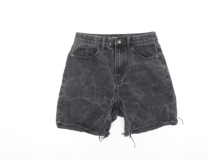 PrettyLittleThing Women’s Black Acid Wash Cut-Off Denim Shorts Size 8