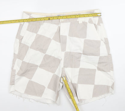 Bershka Men Beige Check Chino Shorts Size L 34in Casual Cotton