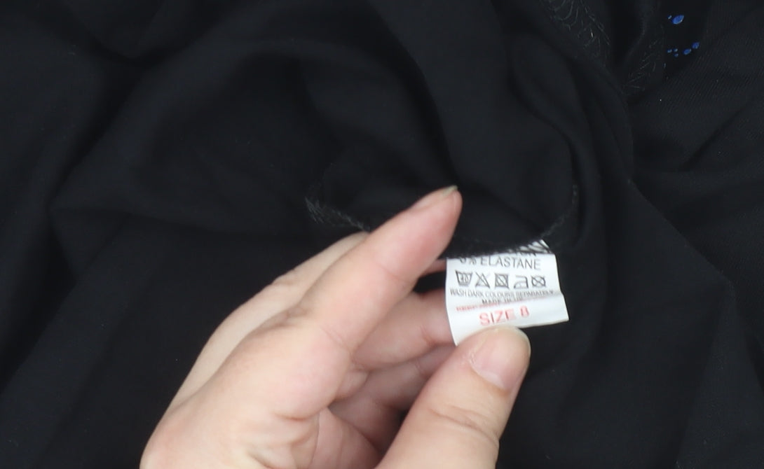 PrettyLittleThing Women’s Black Rock Eagle Graphic V-Neck T-Shirt Size 8