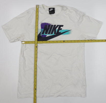 Nike Men's White Medium Graphic Logo Sports T-Shirt