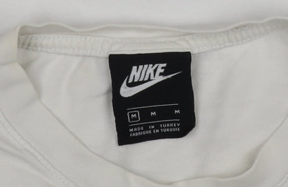 Nike Men's White Medium Graphic Logo Sports T-Shirt
