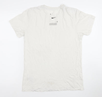 Nike Men's White Short Sleeve Sports Graphic Logo T-Shirt Size M
