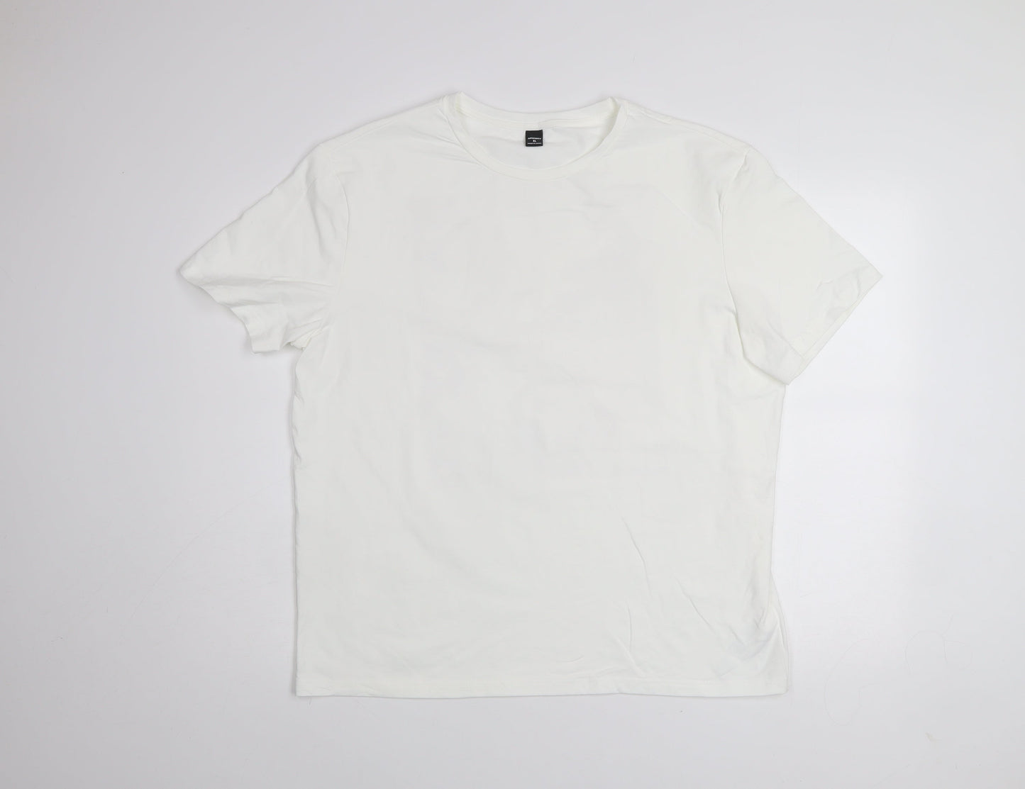 Manfinity Men's White XL Japanese Graphic Print Polyester T-Shirt