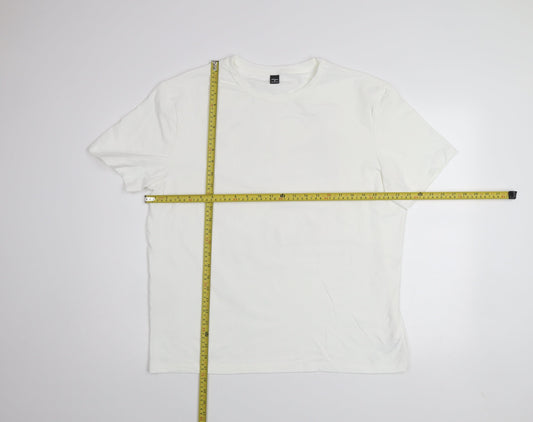 Manfinity Men's White XL Japanese Graphic Print Polyester T-Shirt