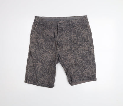 H&M Divided Men's Grey Leaf Print Chino Shorts Size 32 Regular Fit