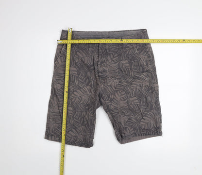H&M Divided Men's Grey Leaf Print Chino Shorts Size 32 Regular Fit