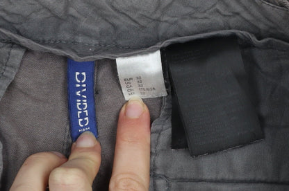 H&M Divided Men's Grey Leaf Print Chino Shorts Size 32 Regular Fit