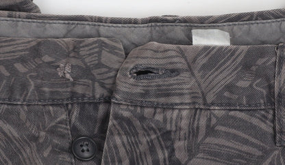 H&M Divided Men's Grey Leaf Print Chino Shorts Size 32 Regular Fit