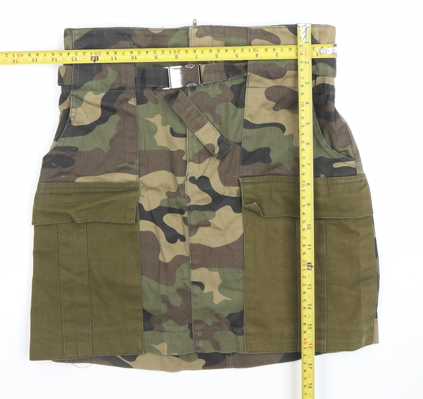 Bershka Women’s Green Camo Cargo Short Skirt L High Rise