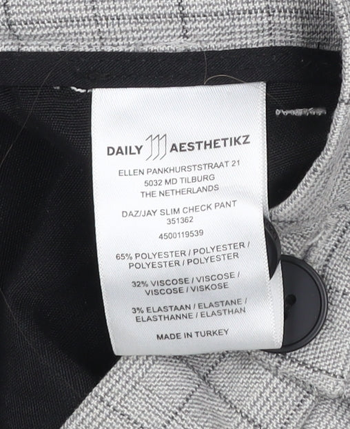 Daily Aesthetikz Men Grey Check Slim Fit Trousers M