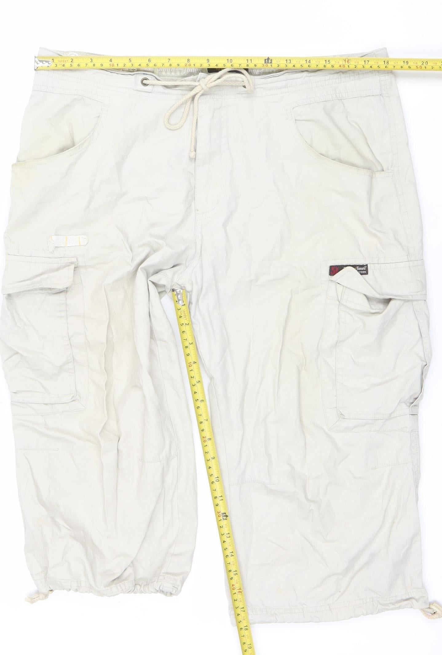 Smith and Jones Men's Beige Cargo Shorts Size 34 Cotton Drawstring