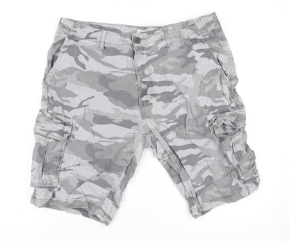 Goodthreads Men's Grey Camo Cargo Shorts Size 33 Regular Fit
