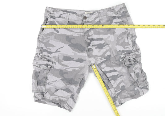 Goodthreads Men's Grey Camo Cargo Shorts Size 33 Regular Fit