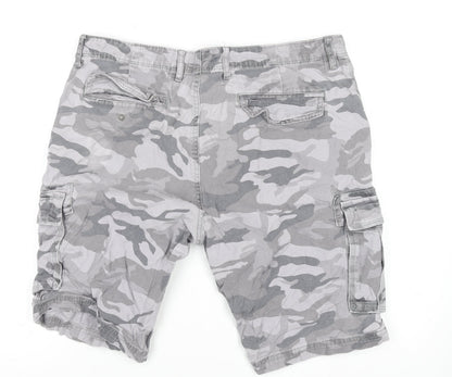 Goodthreads Men's Grey Camo Cargo Shorts Size 33 Regular Fit