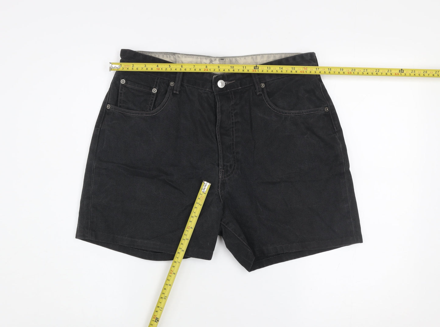 Levi’s Men Black Denim Shorts Size 36 Classic 5-Pocket Cotton