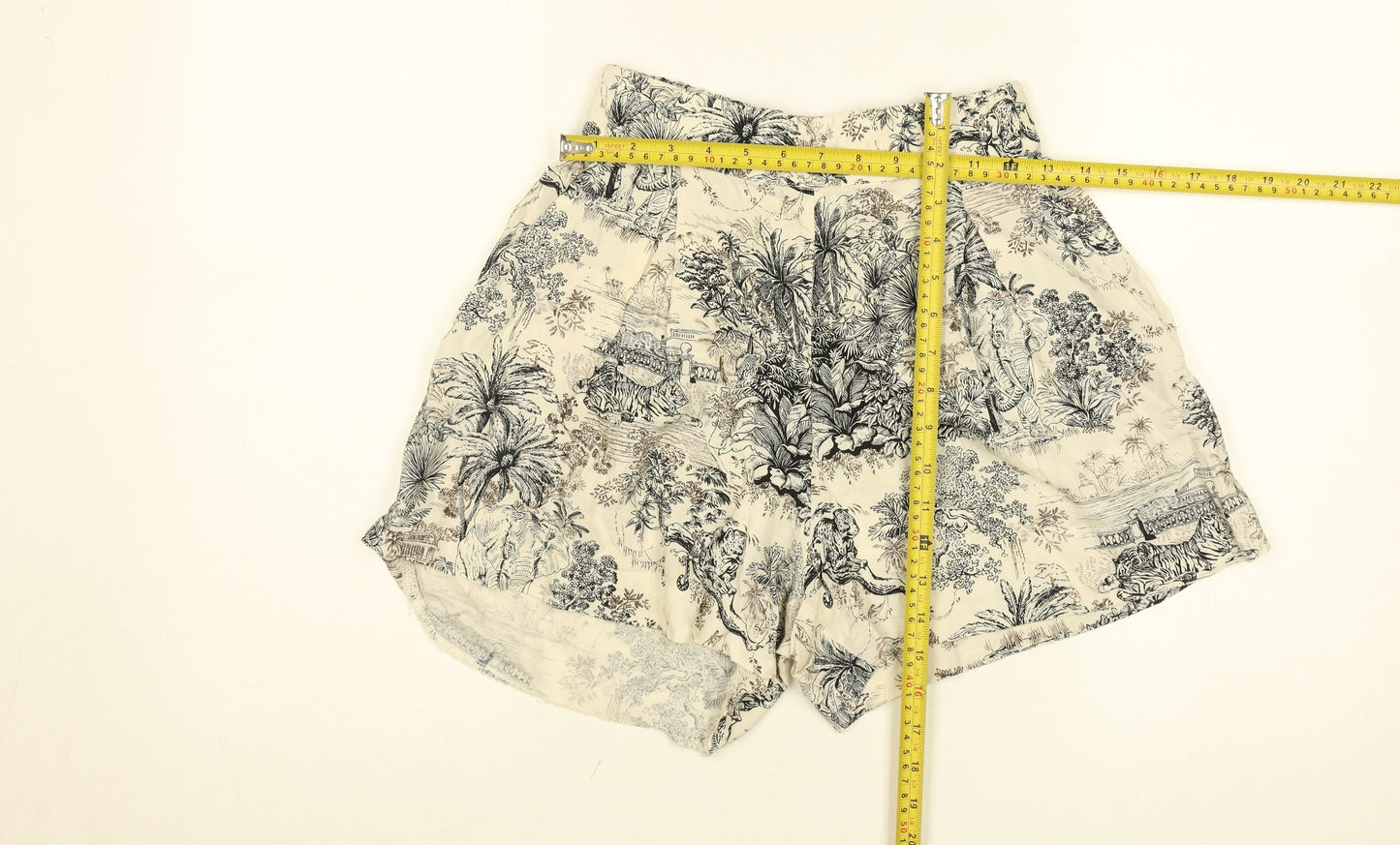 Womens UK Size 8 C&A Regular Fit Paperbag Shorts