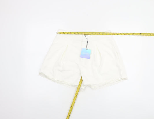 Missguided Women’s Ivory Lace Trim Chino Shorts Size 12