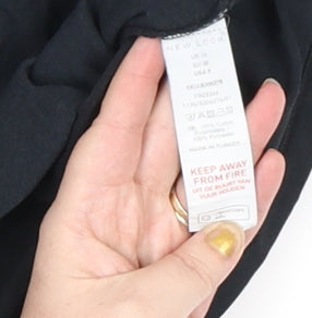 New Look Women’s Black Embroidered Daisy Cropped T-Shirt Size 8