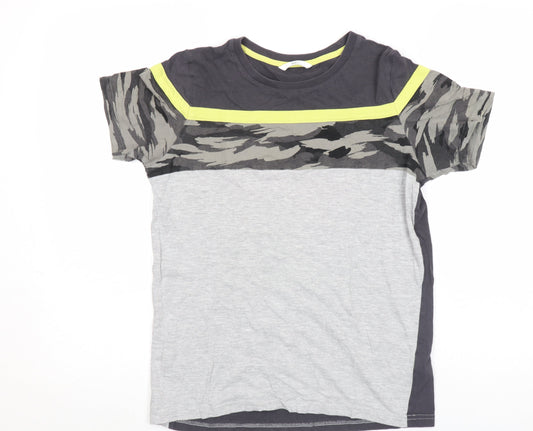 Marks and Spencer Boys Grey Camouflage Short Sleeve Cotton T-Shirt 2-3 Years