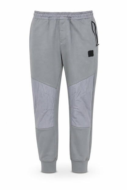 Front view of Nike boys’ grey jogger trousers 12-13 years regular fit zip pocket