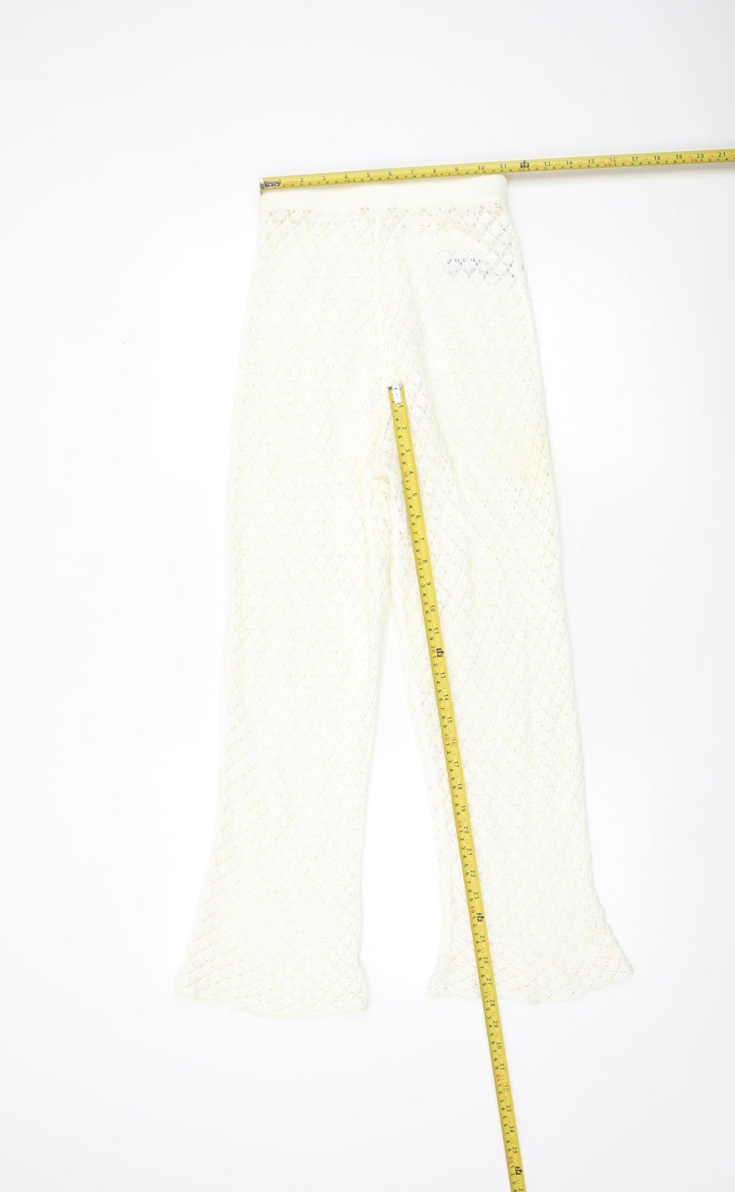 Womens UK Size XS Oysho Regular Fit Cropped Ivory Trousers