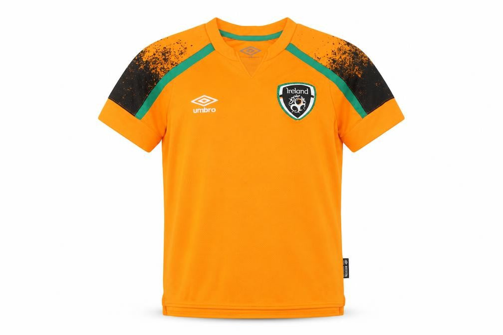 Front view of Umbro boys’ orange ireland football jersey t-shirt 10-11 years