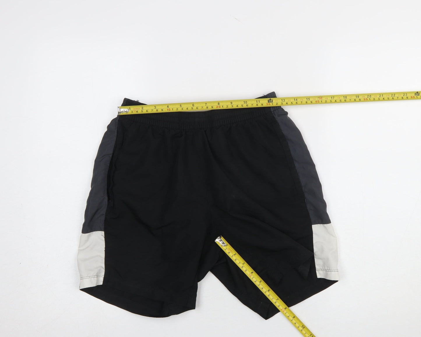 Umbro Men's Black Athletic Football Shorts Size S Quick Dry