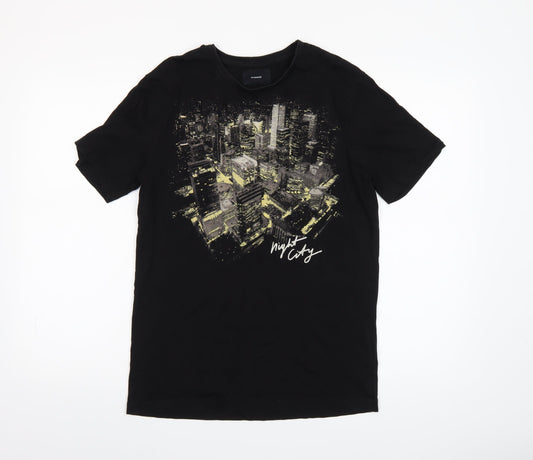 Reserved Men's Black Night City Graphic T-Shirt Size M