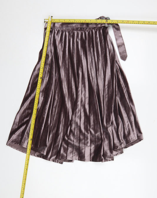 Womens UK Size 6 Missguided Pleated Velvet Skirt