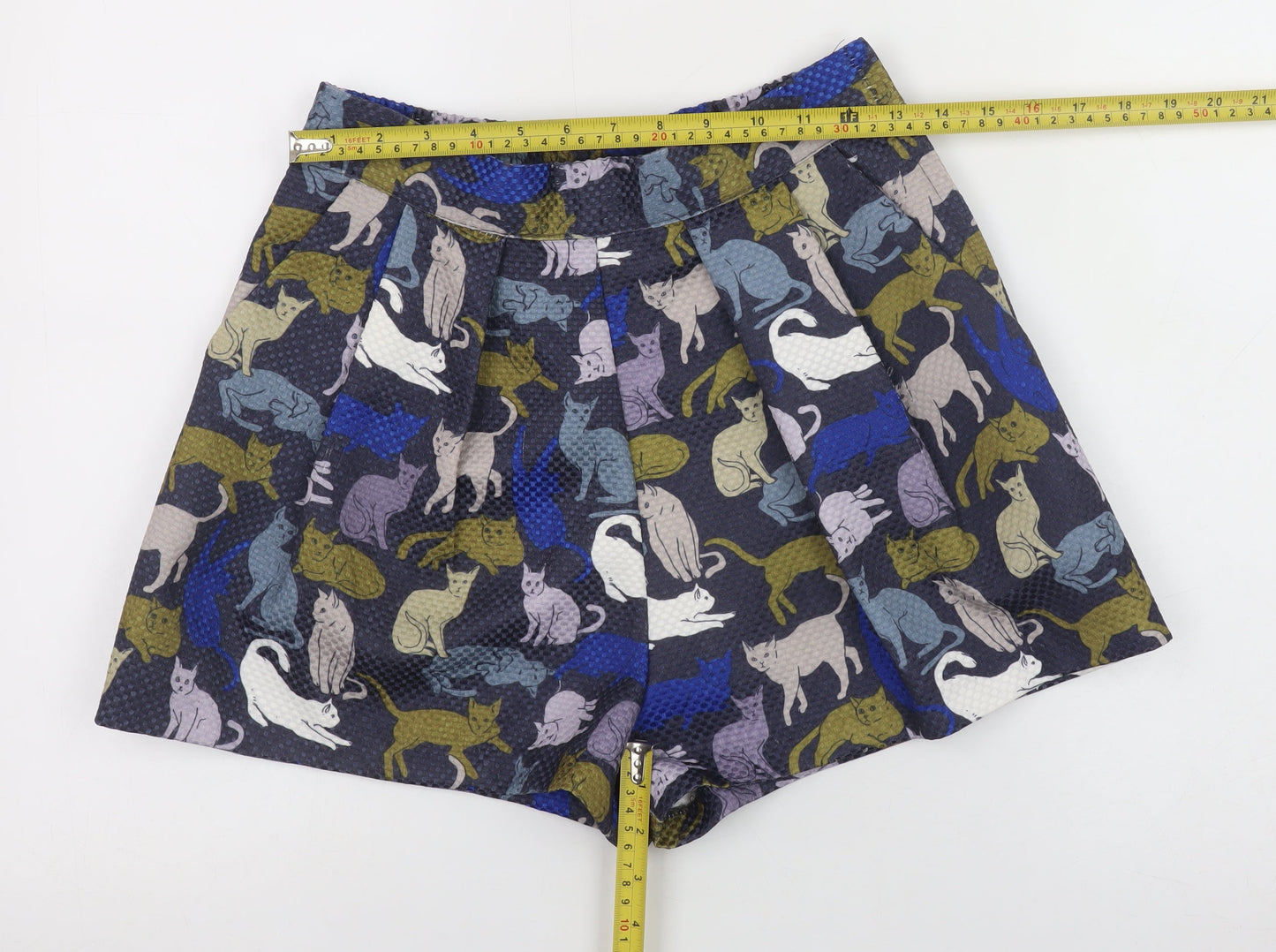 H&M Women’s Multicoloured Cat Print Pleated Chino Shorts Size 8