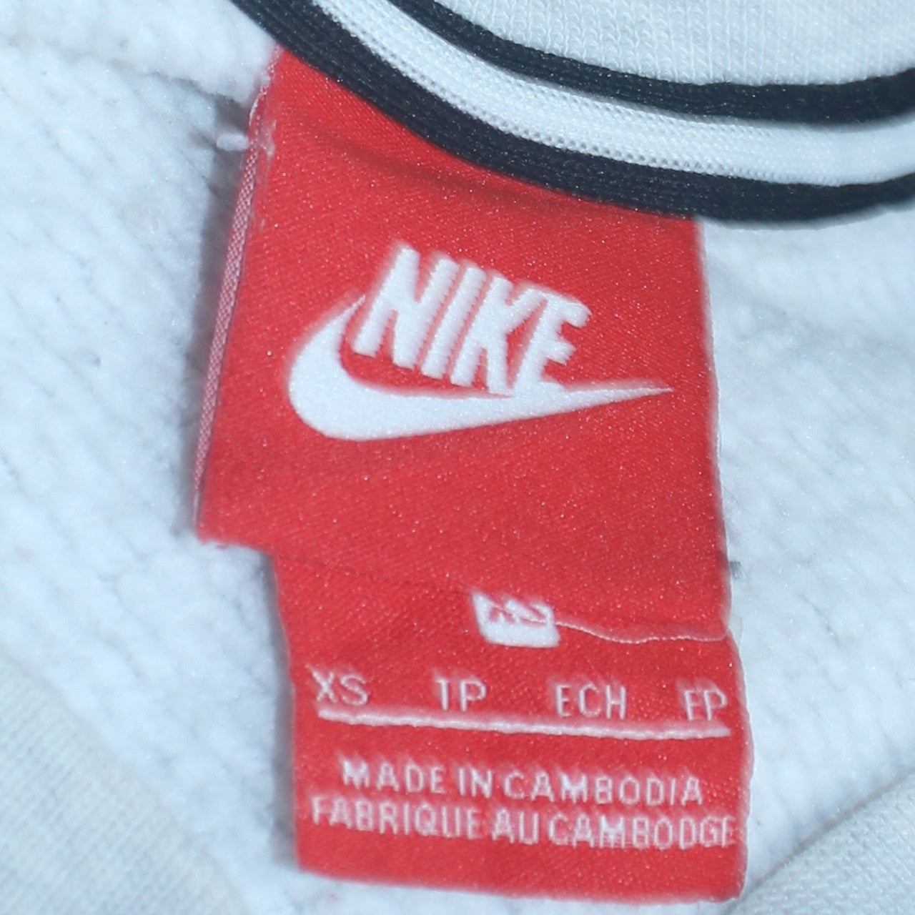 Mens UK Size XS Nike Grey Pullover Sweatshirt