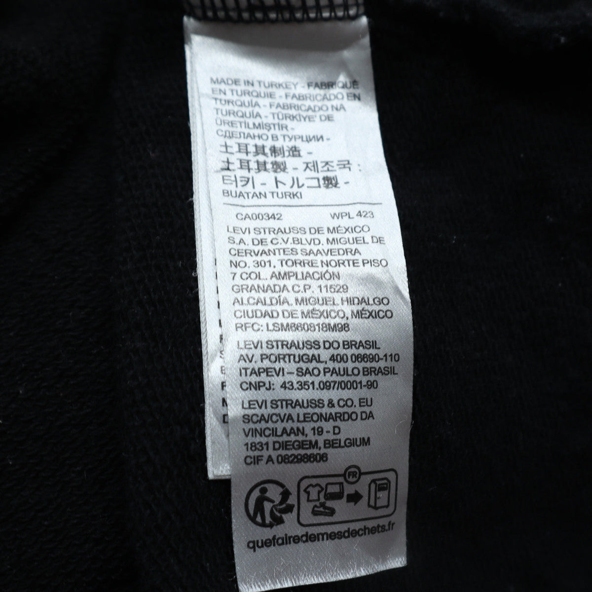 Mens UK Size L Levi's Black Pullover Sweatshirt