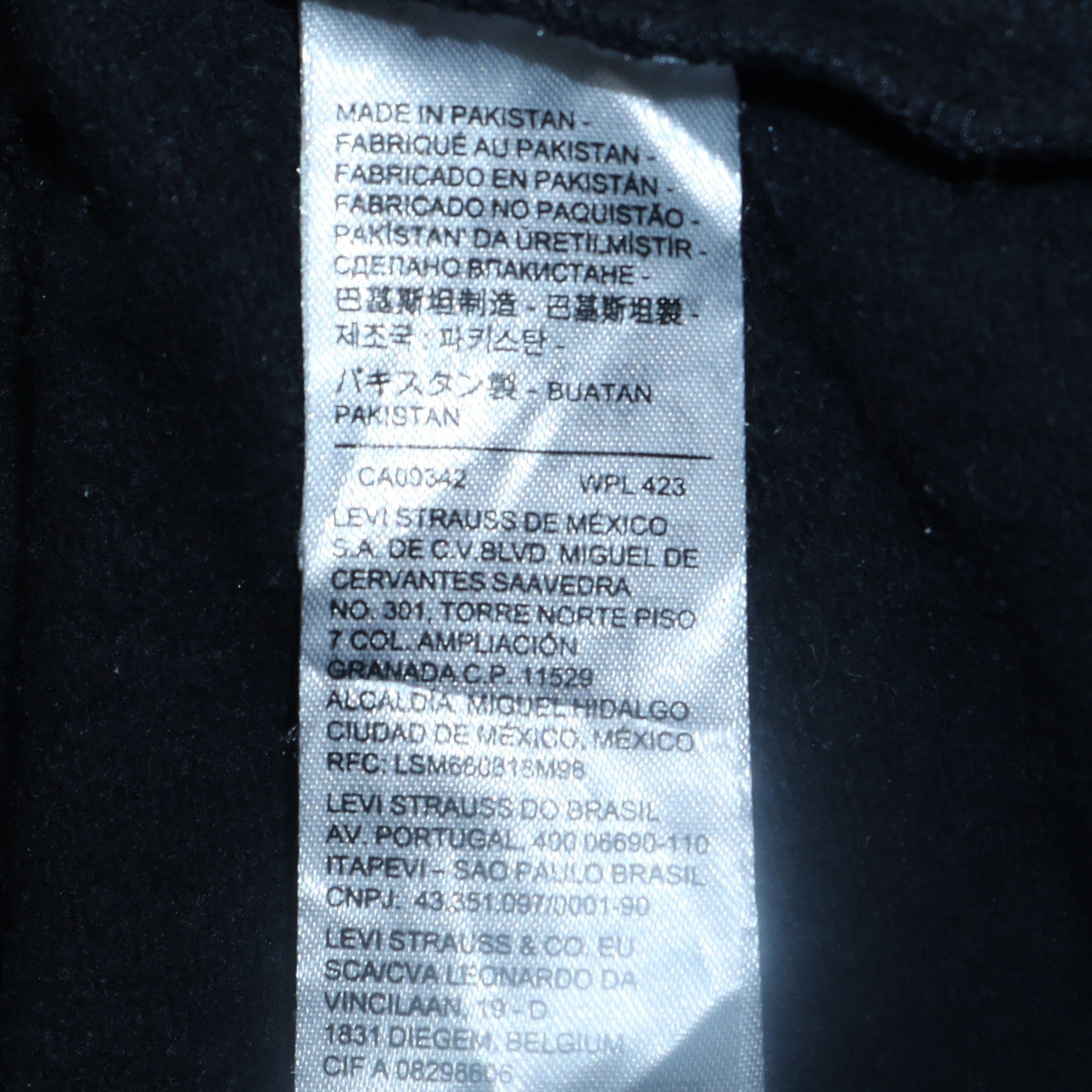 Mens UK Size L Levi's Black Pullover Sweatshirt