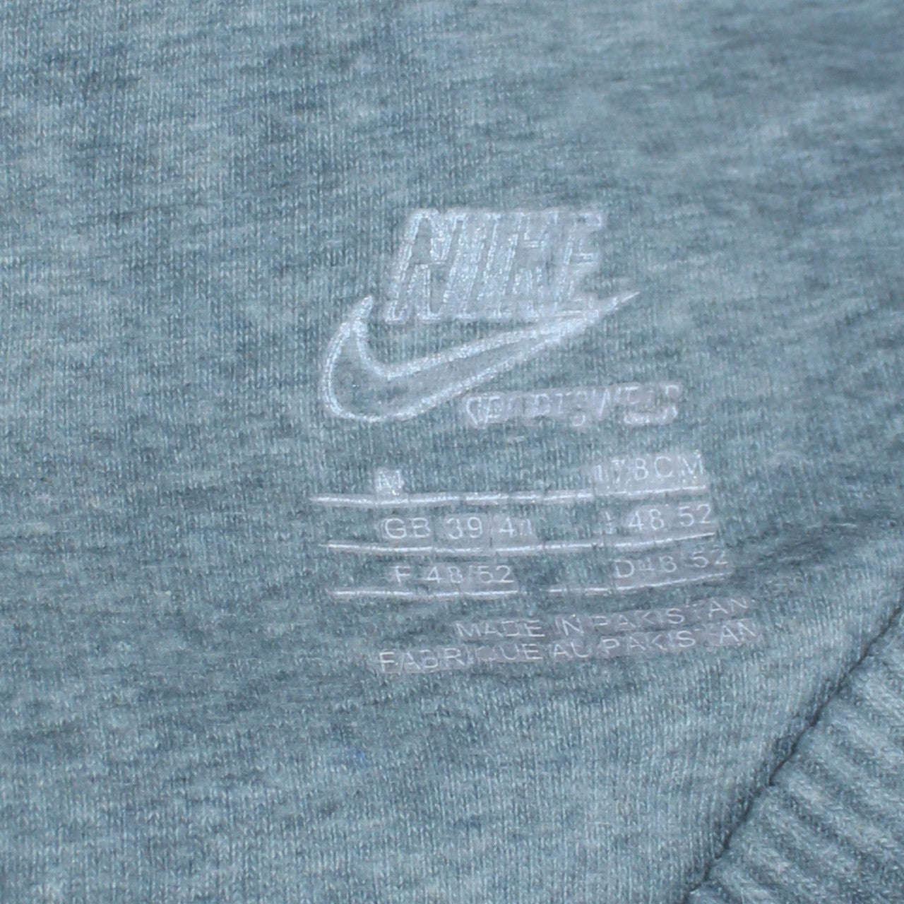 Mens UK Size M Nike Grey Pullover Sweatshirt